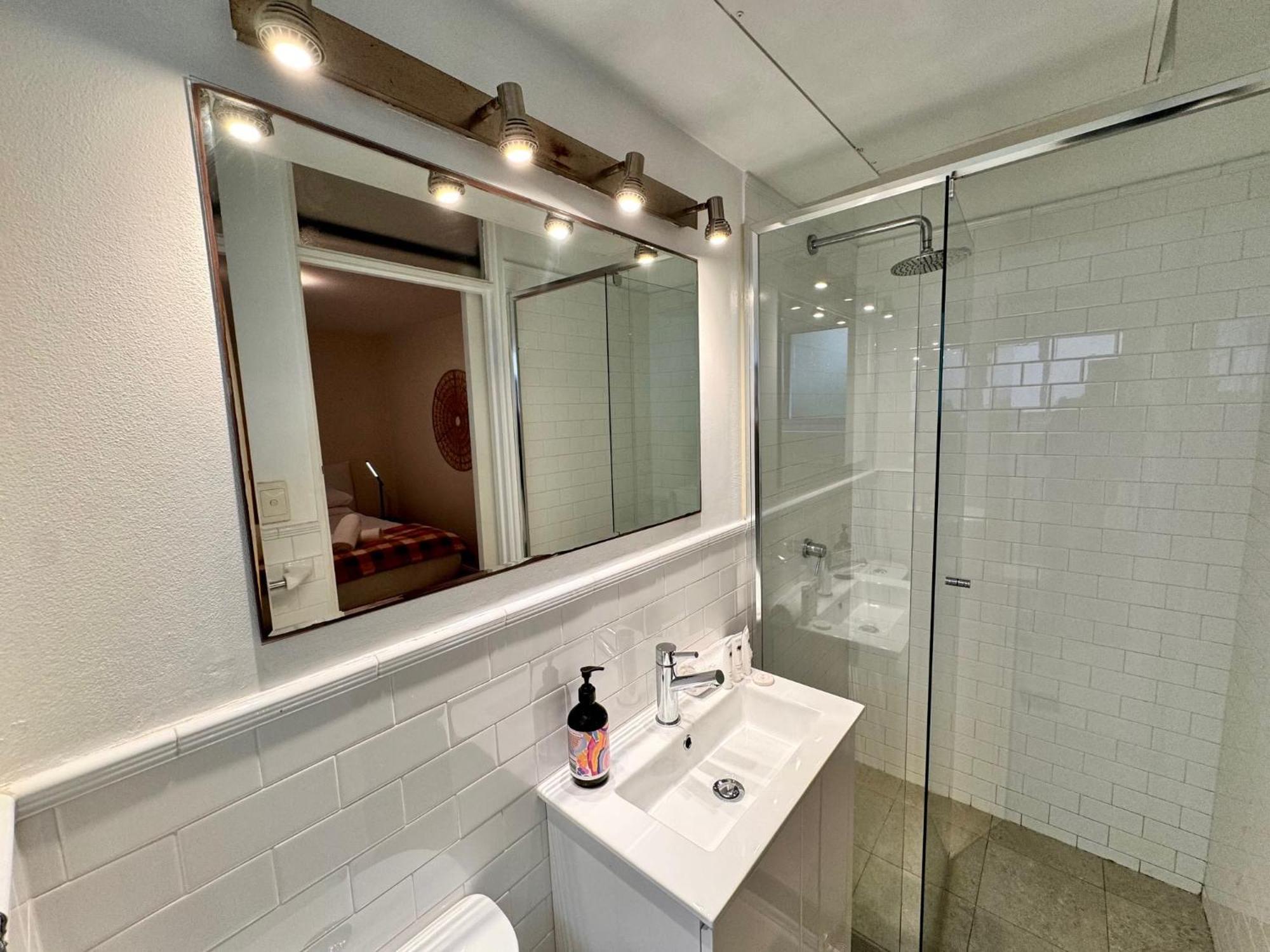 1 Bdrm Manly Beachside Apt With Parking Sydney Eksteriør bilde